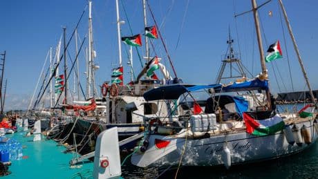 Flottilla per Gaza, quattro parlamentari italiani a bordo. Il caso degli aerei israeliani a Sigonella