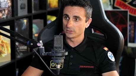 ¿Llamar a la ambulancia o llevar en coche a un paciente con ictus? Miguel Assal, experto en emergencias lo explica