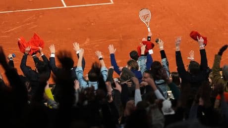 Opponents of home players at French Open deal with insults, whistling and even gum