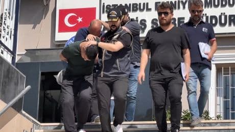 İstanbul'da "Polisim" diyerek dolandırıcılık yapan 3 şüpheli yakalandı