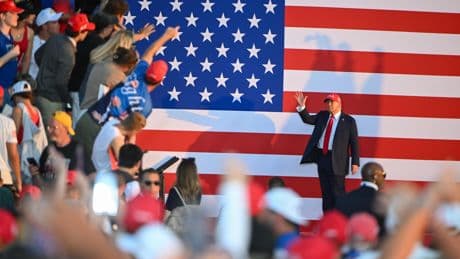 Fanatieke MAGA-aanhang in opstand tegen koers van hun ’held’ Trump: ’Dit is verraad!’