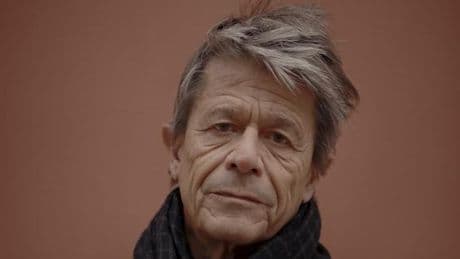 Dans « Kolkhoze », Emmanuel Carrère devient le fils de sa mère