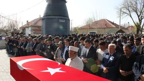 Kazada şehit olan Uzman Çavuşla ilgili kahreden detay ortaya çıktı! Olaydan 2 saat önce ikiz çocuklarının fotoğrafını istemiş