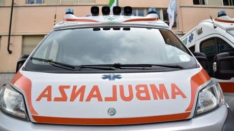 Bimbo di un anno e mezzo precipita dal quinto piano: salvo per miracolo dopo un volo di 15 metri