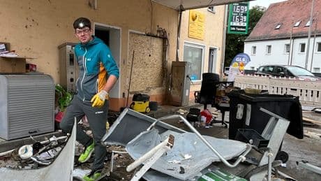 „Das ganze Haus hat gewackelt“ - Ein AMG zerstörte unsere Tankstelle