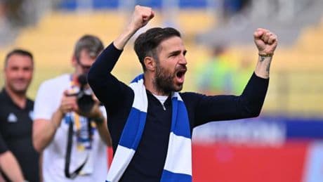 La lluvia de elogios a Cesc Fàbregas no cesa: otra vez premiado