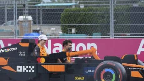 Verstappen dà spettacolo, poi solite McLaren. E in Ferrari si litiga