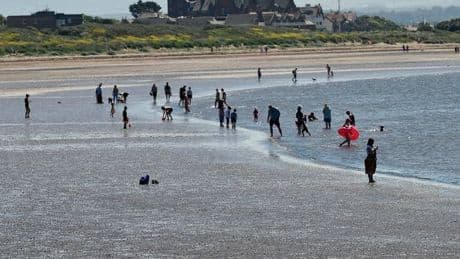 Will the heatwave reach Scotland as Met Office issues yellow heat warnings