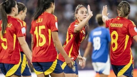 España sella el pleno y se cita con Suiza