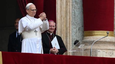 El primer domingo de León XIV: misa en el Vaticano, oración ante miles de fieles y apertura del apartamento papal