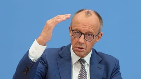 Merz trotz Krise gelassen in der ersten Sommer-Pressekonferenz