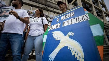Detrás de la "liberación" de los cinco "rehenes" opositores en Venezuela: EEUU se atribuye la operación