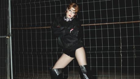 El 'techno mamarracho' de Las Bistecs se reencarna en SVSTO: "Mi música no está hecha para evadirse sino para bailar enfadada"