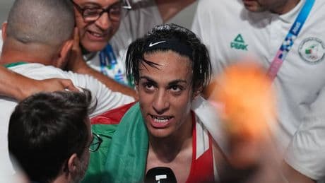 Imane Khelif, la boxeadora acusada de ser trans, exige al TAS competir sin realizar el test de verificación de sexo