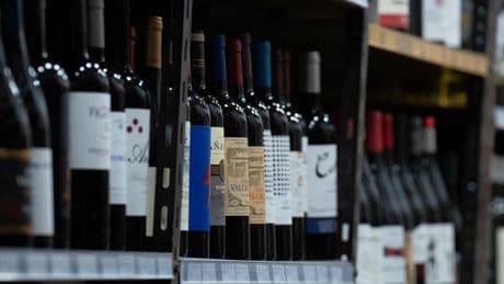 Las bodegas europeas reclaman dejar fuera al vino del arancel del 15% pactado con EEUU por el “grave impacto” en el sector