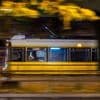 Zusammenstoß in Berlin-Karlshorst: Tram entgleist nach Unfall mit Auto