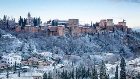 Spain holiday disaster as weather warning issued over plummeting -1C temperatures and snow