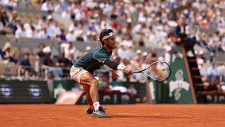 EN DIRECT | Roland-Garros 2025 : Alcaraz contre Musetti et Sinner contre Djokovic, suivez les matchs des demi-finales