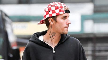 Justin Bieber se prend pour Adam dans la deuxième partie de son album Swag et déclame son amour pour son Eve