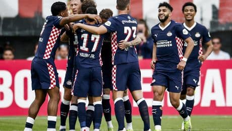 Foot : le PSV champion des Pays-Bas après une fin de saison cauchemardesque pour l'Ajax