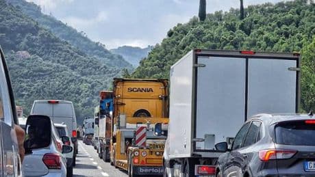 Esodo estivo, oggi traffico da bollino rosso. Sabato sarà nero: 13 milioni di veicoli in viaggio