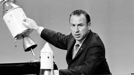 Morto a 97 anni l'astronuata James Lovell. Suo l'Sos "Houston, abbiamo un problema"