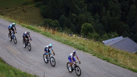 LIVE Tour de France: Roglic gaat voor dagzege op La Plagne, ploeg Pogacar bepaalt tempo in peloton