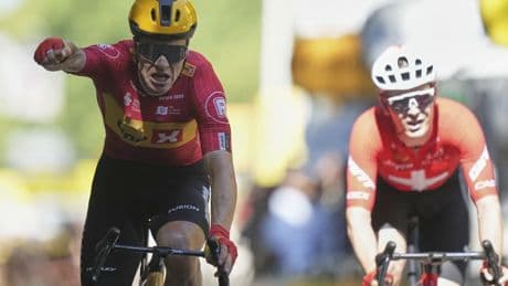 Dura caída de Pogacar y victoria de Abrahamsen en la etapa 11 del Tour de Francia