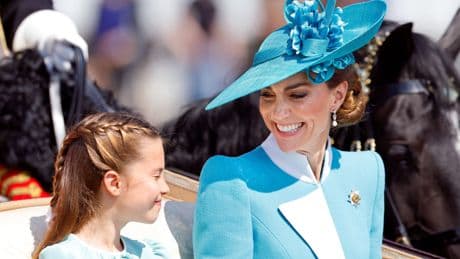 Kate Middleton e Charlotte, il look coordinato mamma e figlia al Trooping the Colour