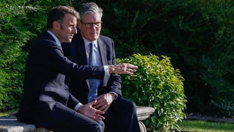 Le permissif gouvernement britannique devrait “prendre exemple sur la France”