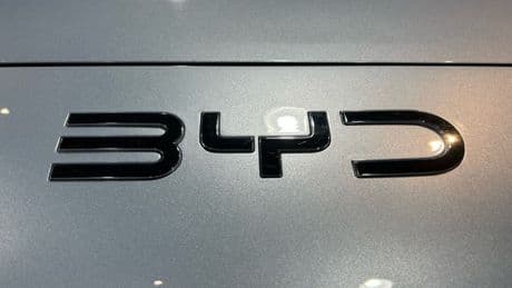 2.000 créations de postes promises: le géant automobile chinois BYD va ouvrir un centre européen en Hongrie