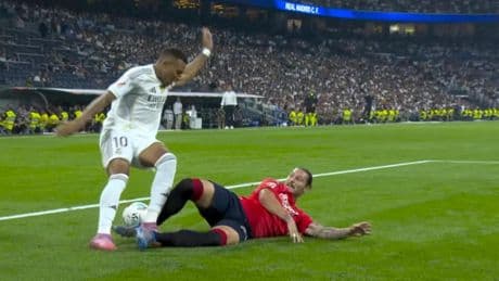 Así fue el penalti sobre Mbappé en la segunda parte del Real Madrid - Osasuna de La Liga
