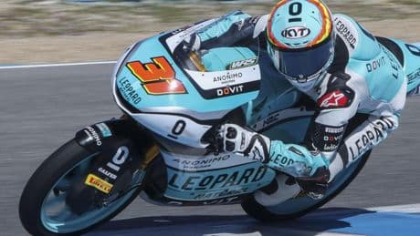 El español Adrián Fernández marca el ritmo en la primera tanda libre