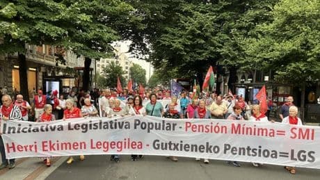 145.000 firmas reclaman igualar la pensión mínima al SMI en Euskadi
