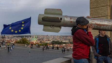 Guerre en Ukraine, jour 1301 : probable rencontre Trump-Zelensky, survol de drone en Pologne