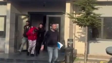 Bebeği darp eden bakıcı gözaltına alındı