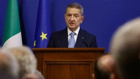 Dazi, Panetta e il fattore barriere: «Per la Ue crescita a rischio, risponda con gli eurobond»