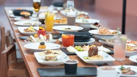 Estos son los platos que deberías evitar pedir cuando comes fuera, según la dueña de un restaurante