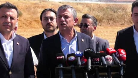 Son Dakika... CHP Genel Başkanı Özgür Özel, Silivri'de açıklama yapıyor