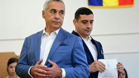 Présidentielle en Roumanie : l'extrême droite domine le premier tour