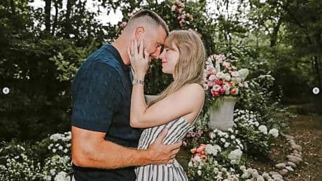 Kelce und Swift sind verlobt: It’s a love story, baby, and she said yes!