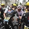 VIDÉO. Tour de France femmes : Demi Vollering chute très lourdement dans le final à Angers