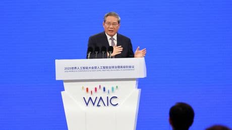 A rebours des États-Unis, la Chine appelle à un « consensus urgent » pour réguler l'IA