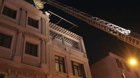 Fatih'te otel yangını