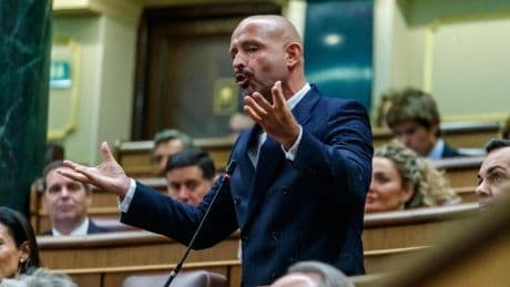 De los Santos: "Sánchez era abolicionista de la prostitución, pero beneficiario de los negocios de la familia"
