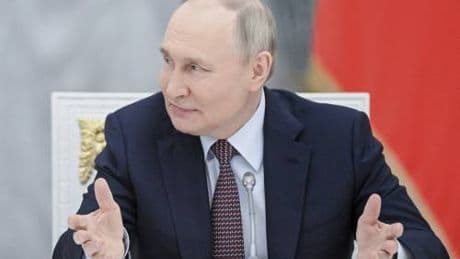 Ue-Kiev, pronte altre sanzioni. Putin: "Deficiente chi ci punisce"