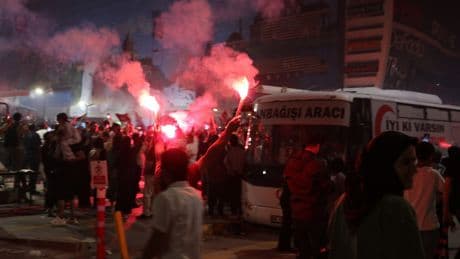 1'inci Lig'e çıkan Vanspor taraftarlarından sevinç gösterileri