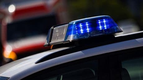 Unfall: Motorrad prallt auf Mähdrescher – Zwei Schwerverletzte