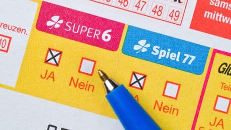 Tippschein beim Aufräumen wiedergefunden - Lotto-Millionär meldet sich nach einem Jahr