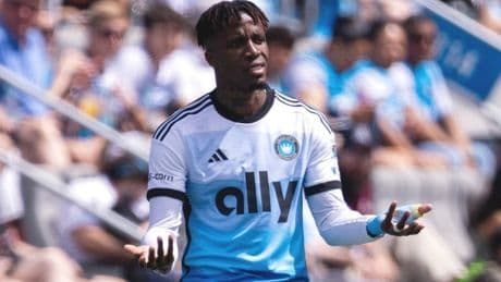 Wilfried Zaha'dan eleştirilere tepki: 'Aptalca şeylere cevap vermezdim ama...'